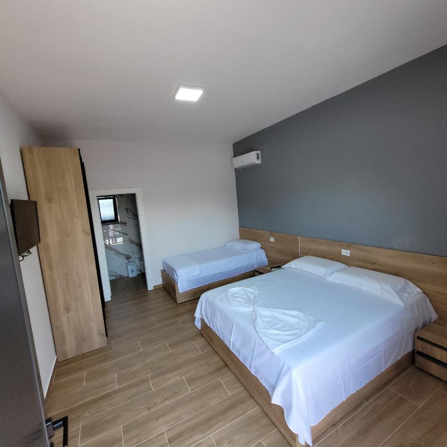 Hotel Erandi Rinas Kültér fotó