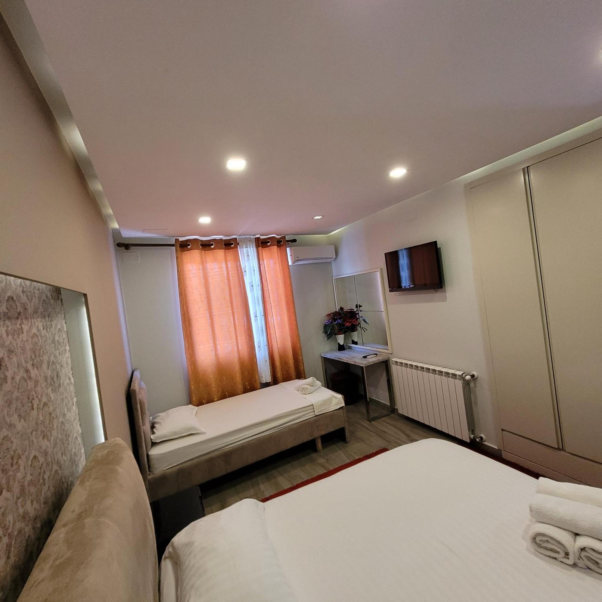 Hotel Erandi Rinas Kültér fotó