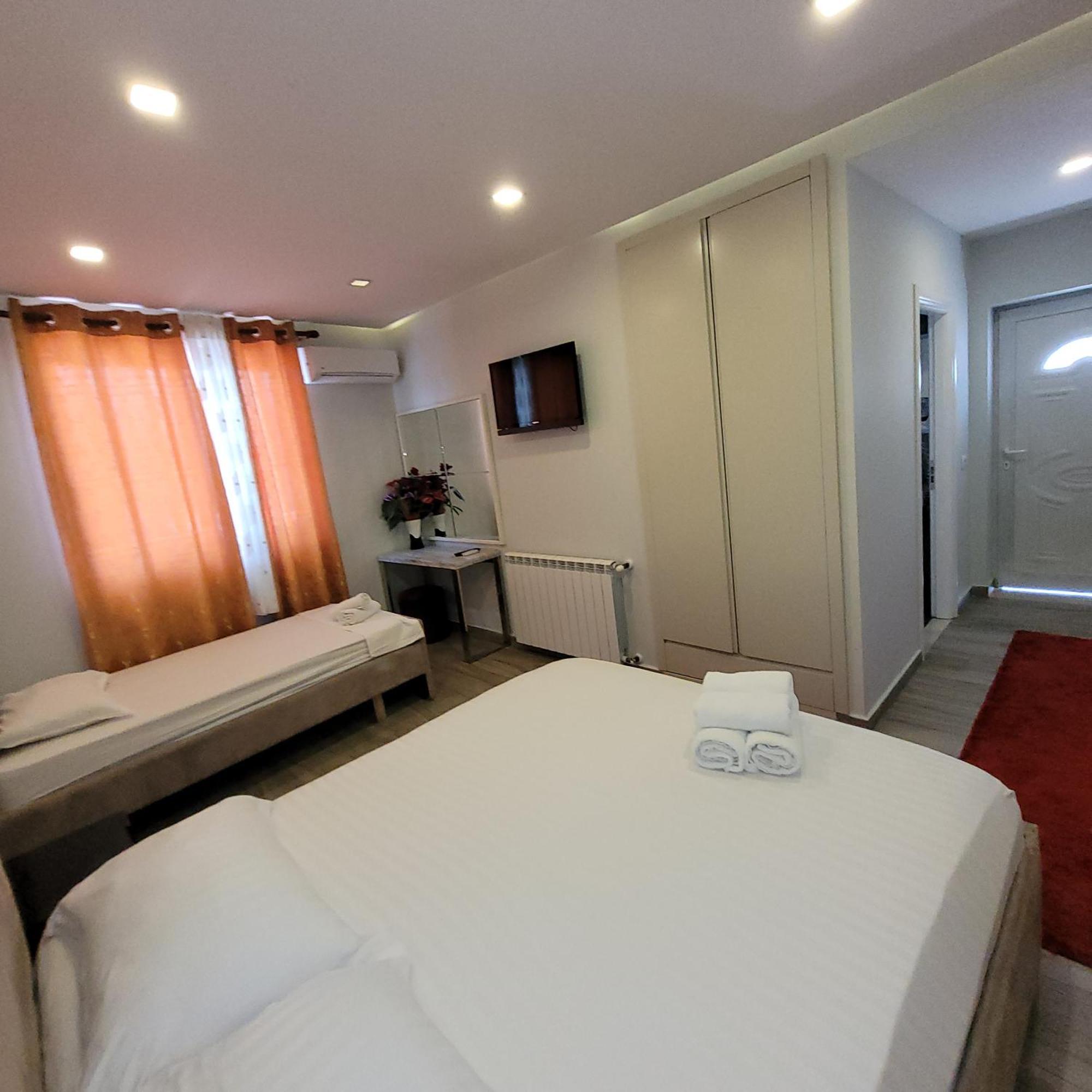 Hotel Erandi Rinas Kültér fotó