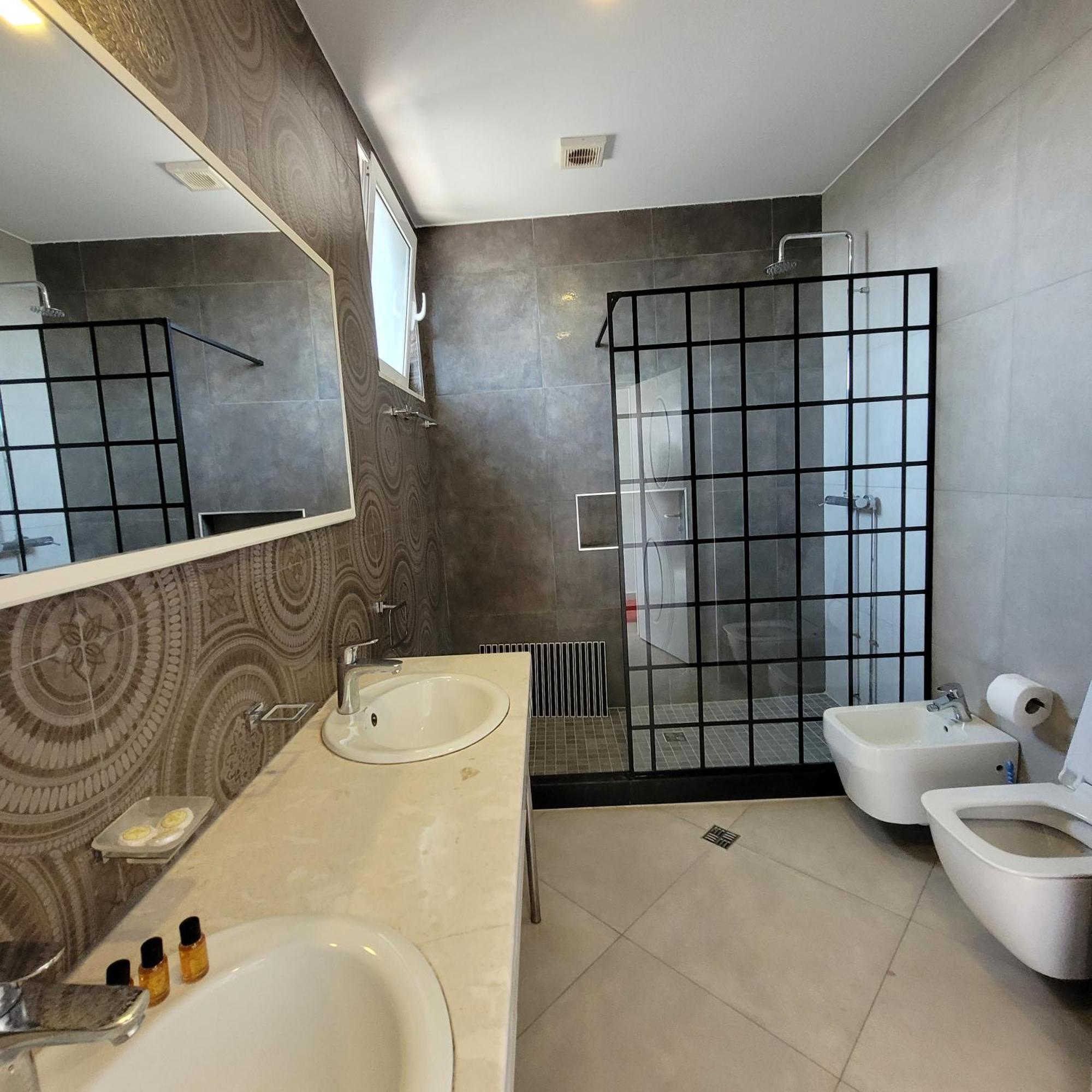 Hotel Erandi Rinas Kültér fotó