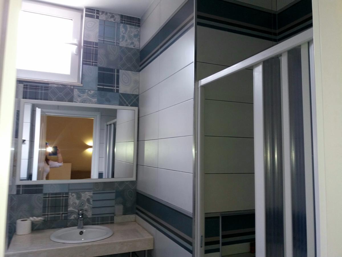 Hotel Erandi Rinas Kültér fotó