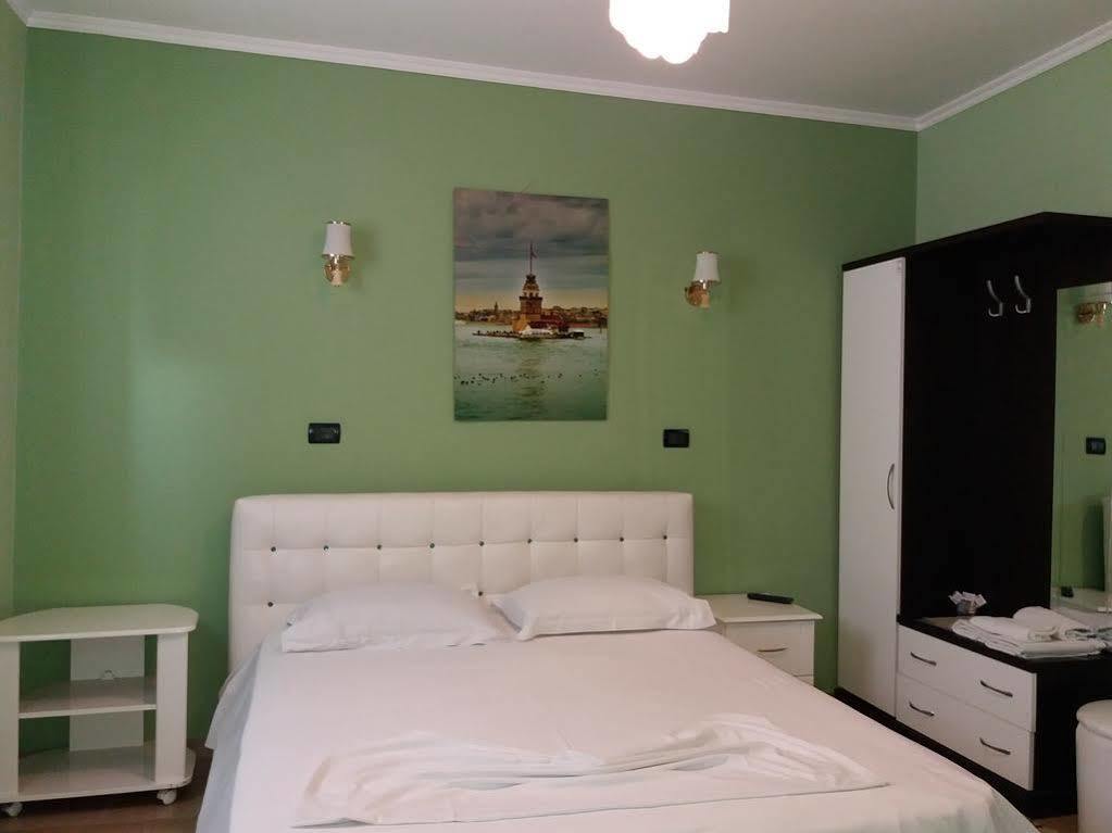 Hotel Erandi Rinas Kültér fotó