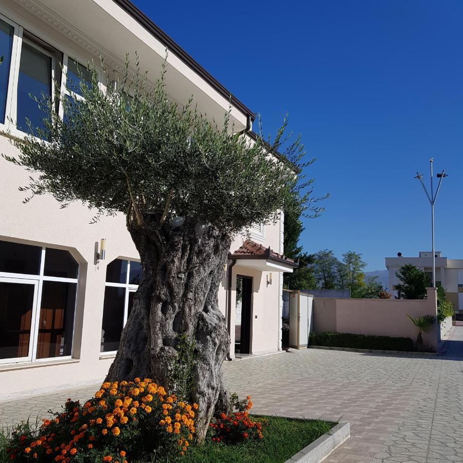 Hotel Erandi Rinas Kültér fotó